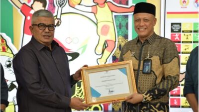 Sukses Penerbangan Haji 2024, Pj Gubernur Aceh Terima Penghargaan dari Garuda Indonesia