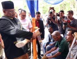 Semangat Merdeka, Pj Gubernur Aceh Serahkan Kaki Palsu untuk 49 Warga