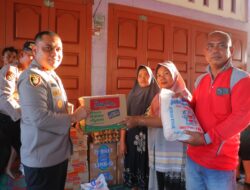 Kapolres Aceh Tamiang Berikan Bantuan untuk Korban Banjir di Seruway
