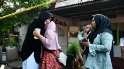 Disambut Haru, Wali Kota Serahkan Bantuan Masa Panik untuk Korban Kebakaran Ateuk Pahlawan